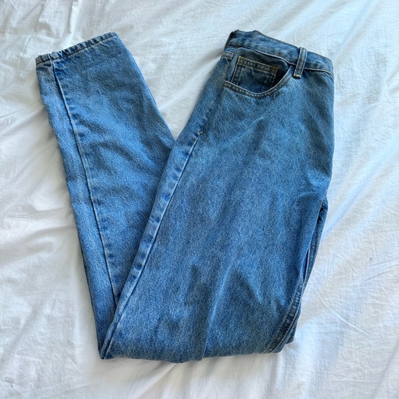 Brandy Melville J. Galt Jeans Collection - Picture 2 of 2
